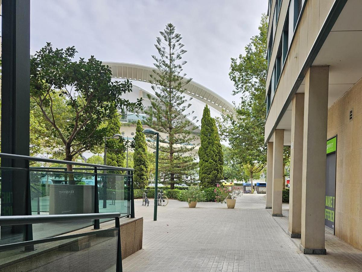 Apartamentos Las Ciencias R Valencia Bagian luar foto